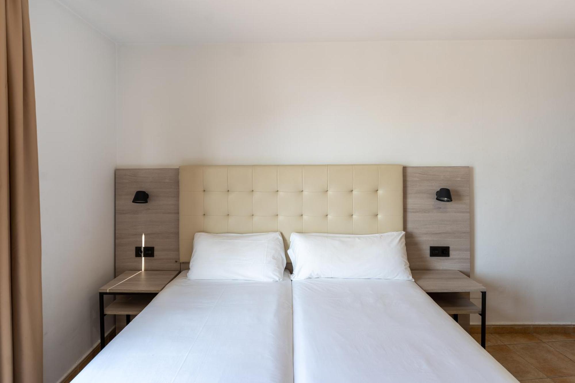 Hotel Queens - Adults Only Бенидорм Экстерьер фото