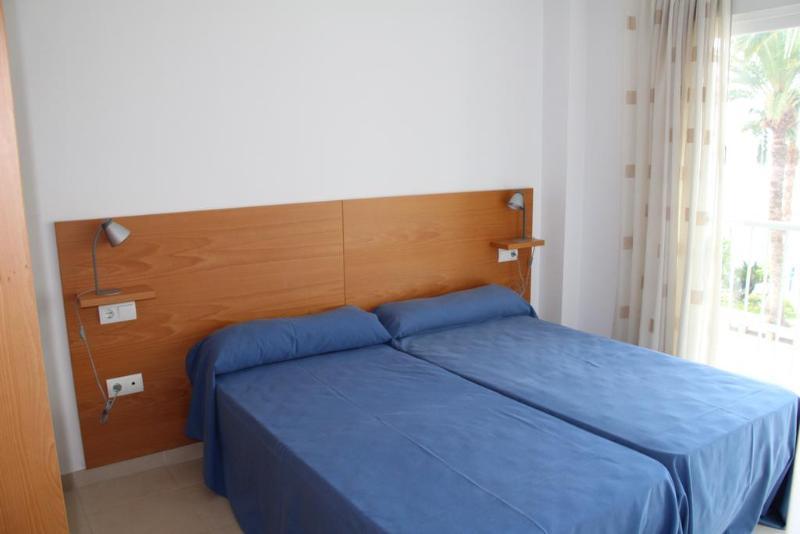 Hotel Queens - Adults Only Бенидорм Экстерьер фото
